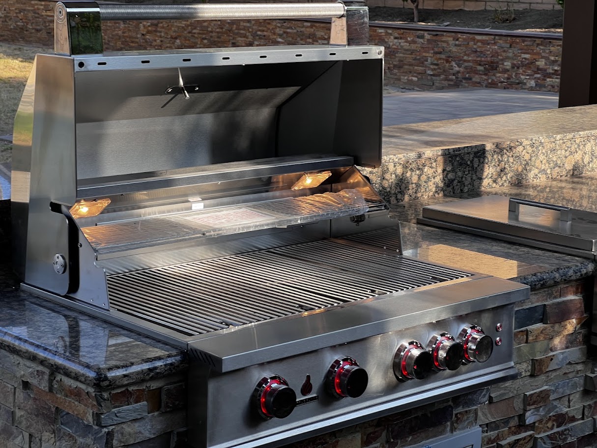 TrueFlame 32-Inch 4-Burner Gas Grill -TF32
